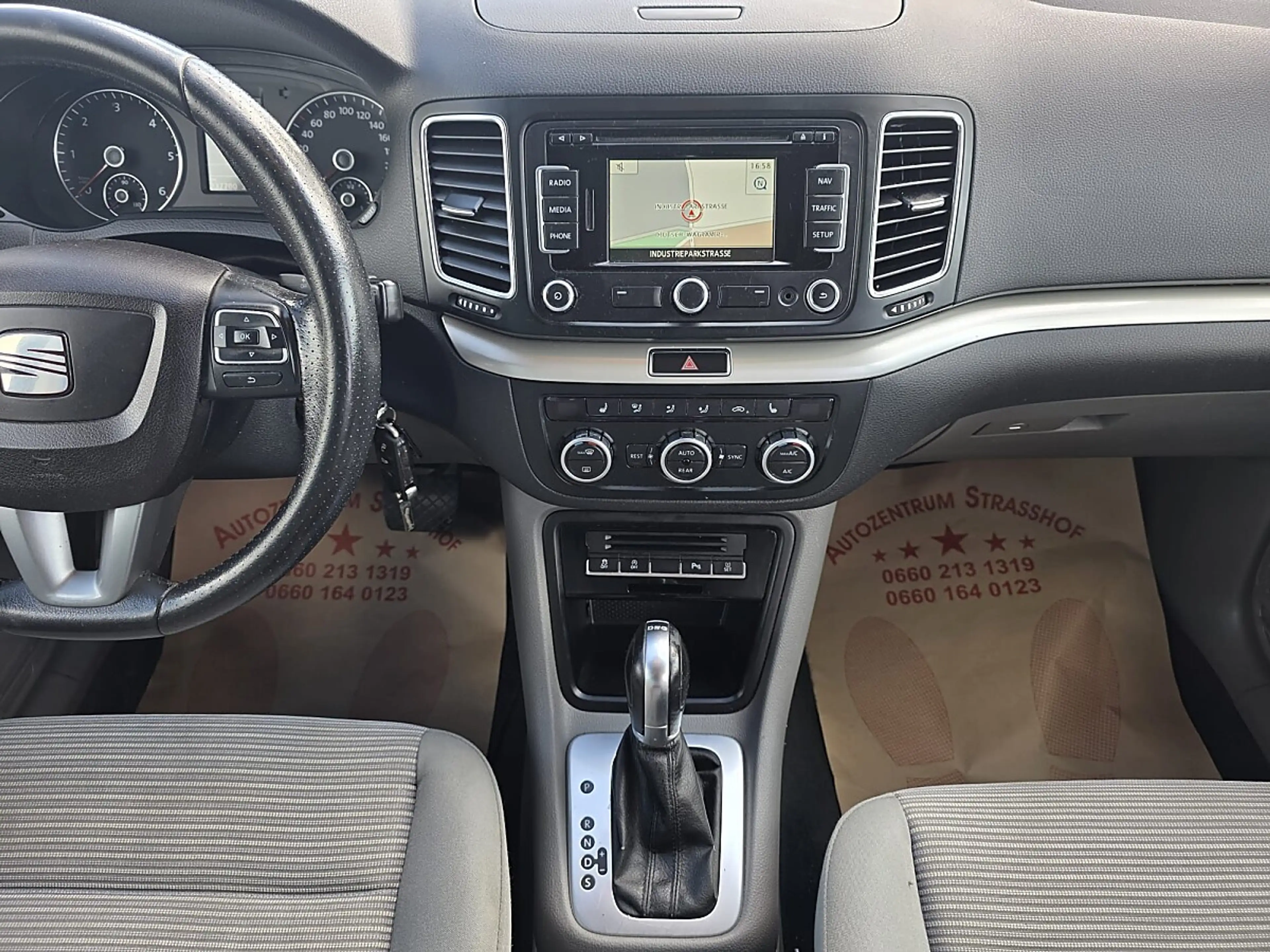 SEAT Alhambra Reference 2,0 TDI CR DPF DSG **7 Sitze** — photo 10