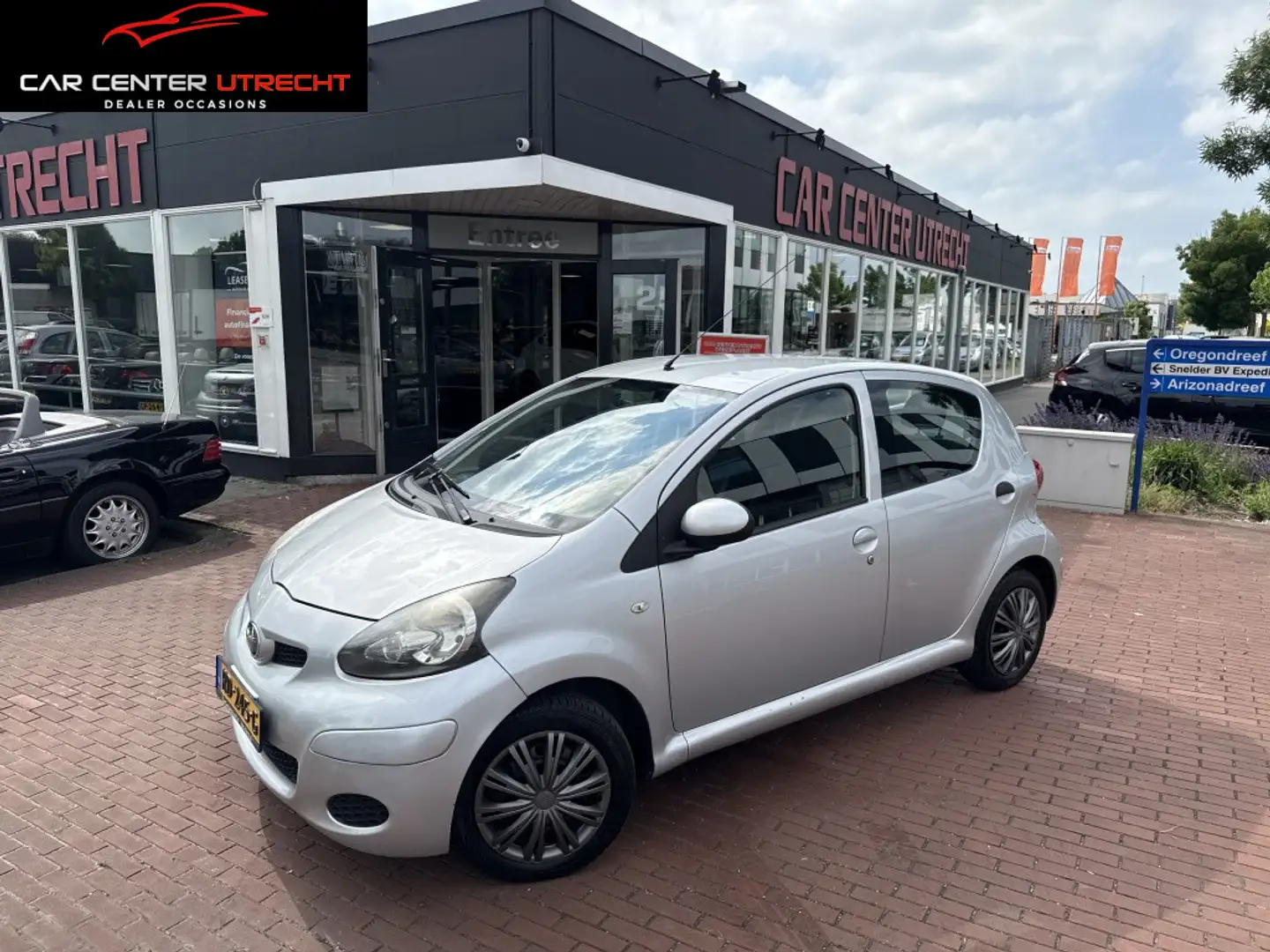 Toyota Aygo 1.0-12V Comfort |5 deurs | elektr ramen | Grijs - 1
