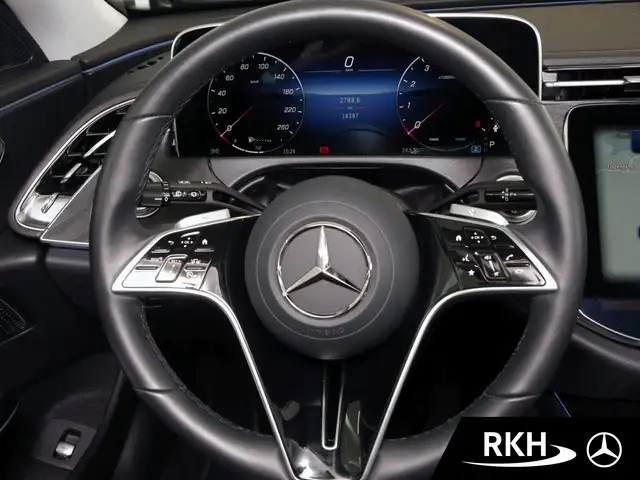 Mercedes-Benz E-Class view 13