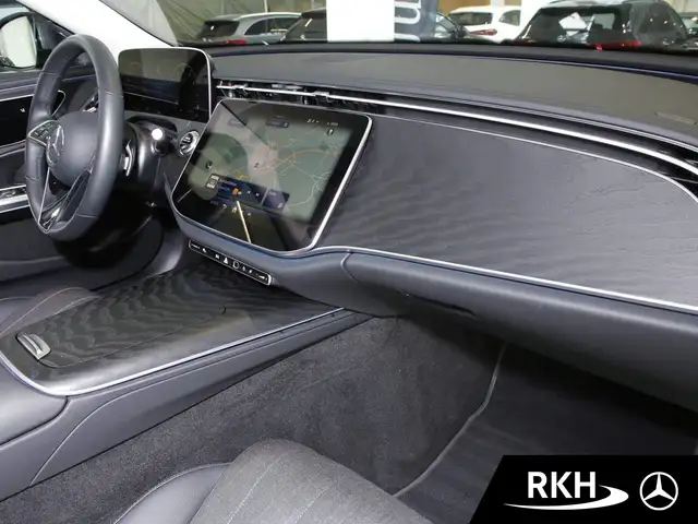 Mercedes-Benz E-Class view 7