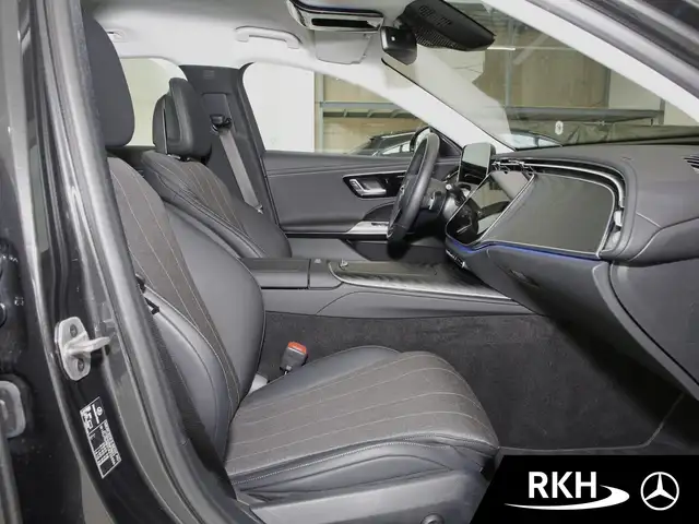 Mercedes-Benz E-Class view 6