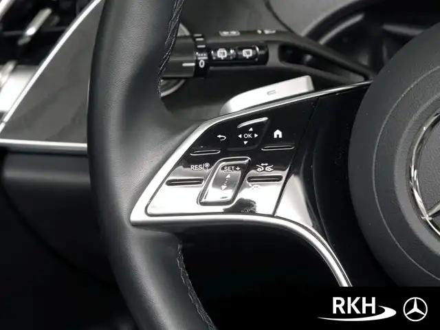 Mercedes-Benz E-Class view 16