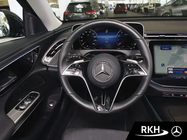 Mercedes-Benz E-Class view 12