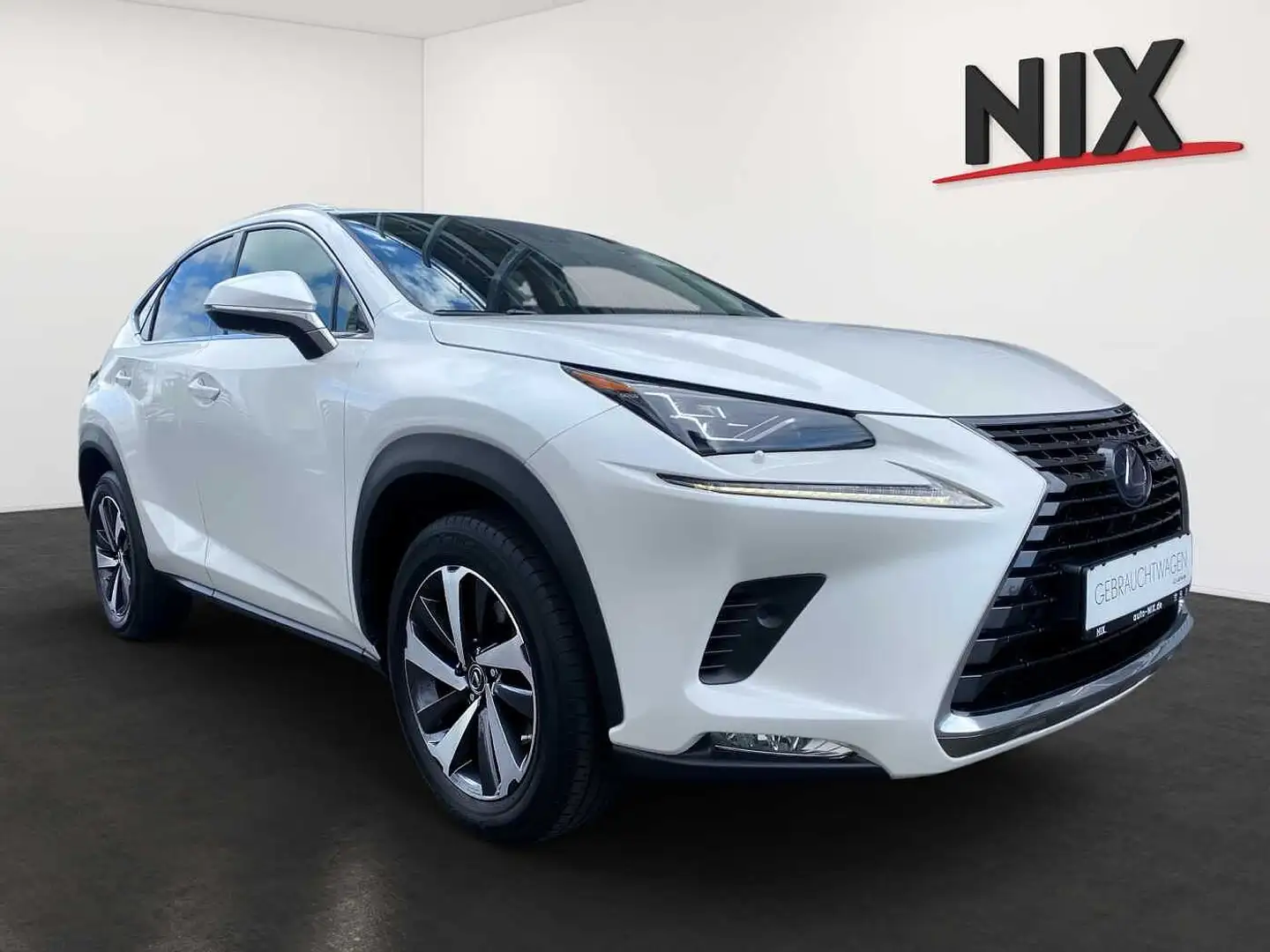 Lexus NX 300h 2.5 Hybrid E-Four Luxury Line LED Weiß - 2