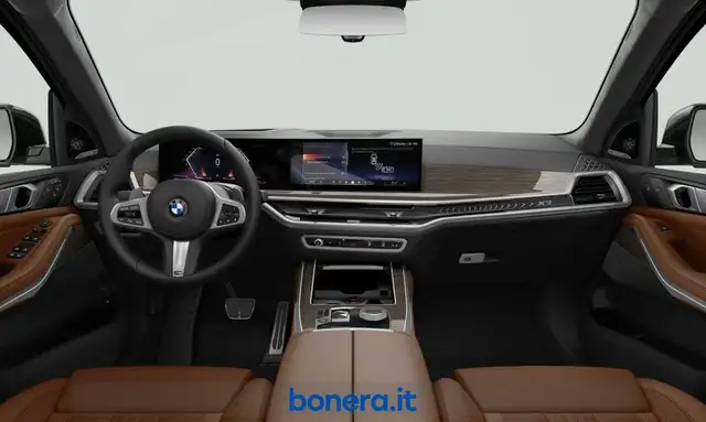 BMW X7 view 3
