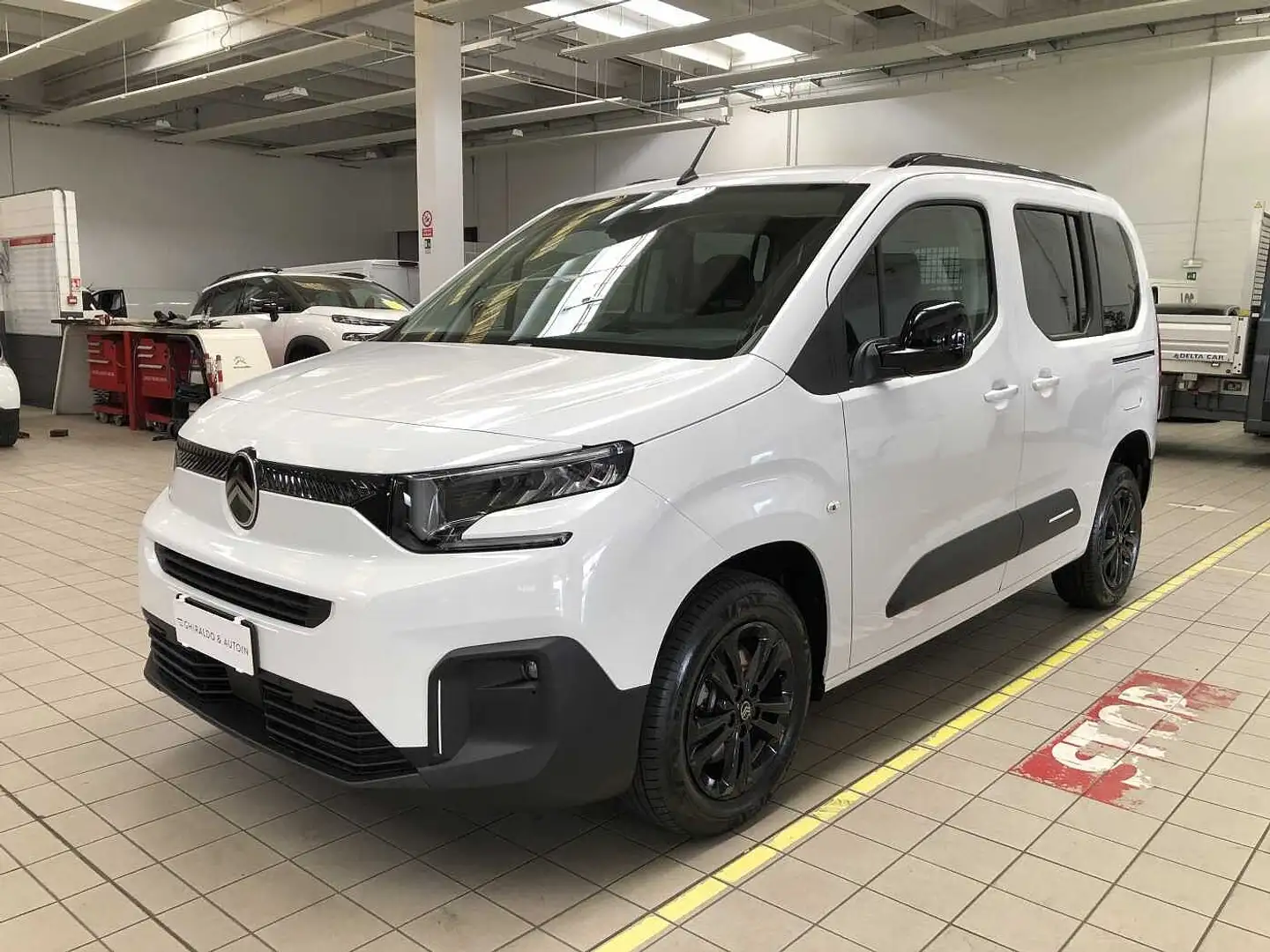 Citroen Berlingo 130cv AT8 autocarro 5 posti Bianco - 1