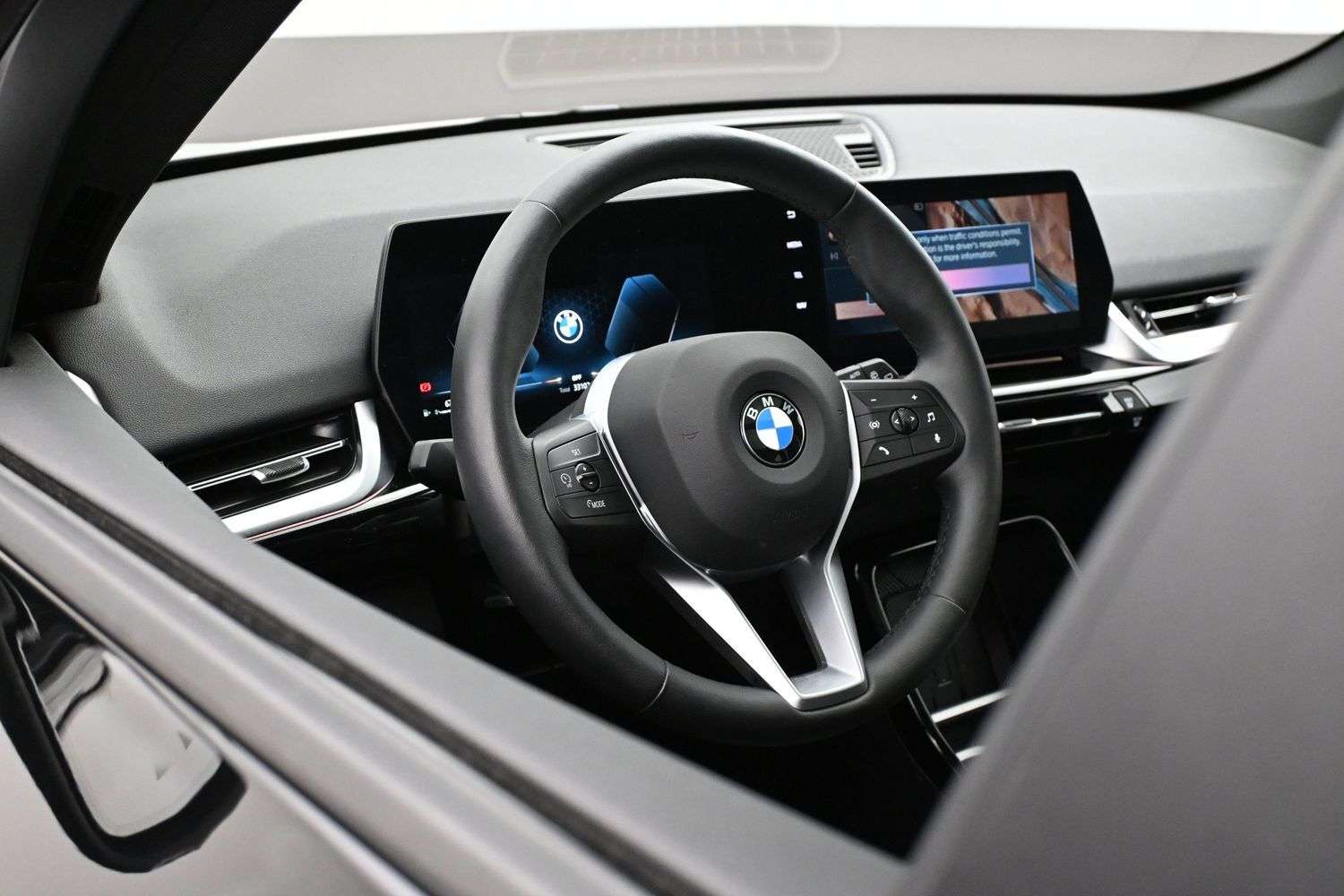 2025 BMW X1 XDRIVE28i AWD Sunroof, Heated Front Seats, CarPlay thumb 6