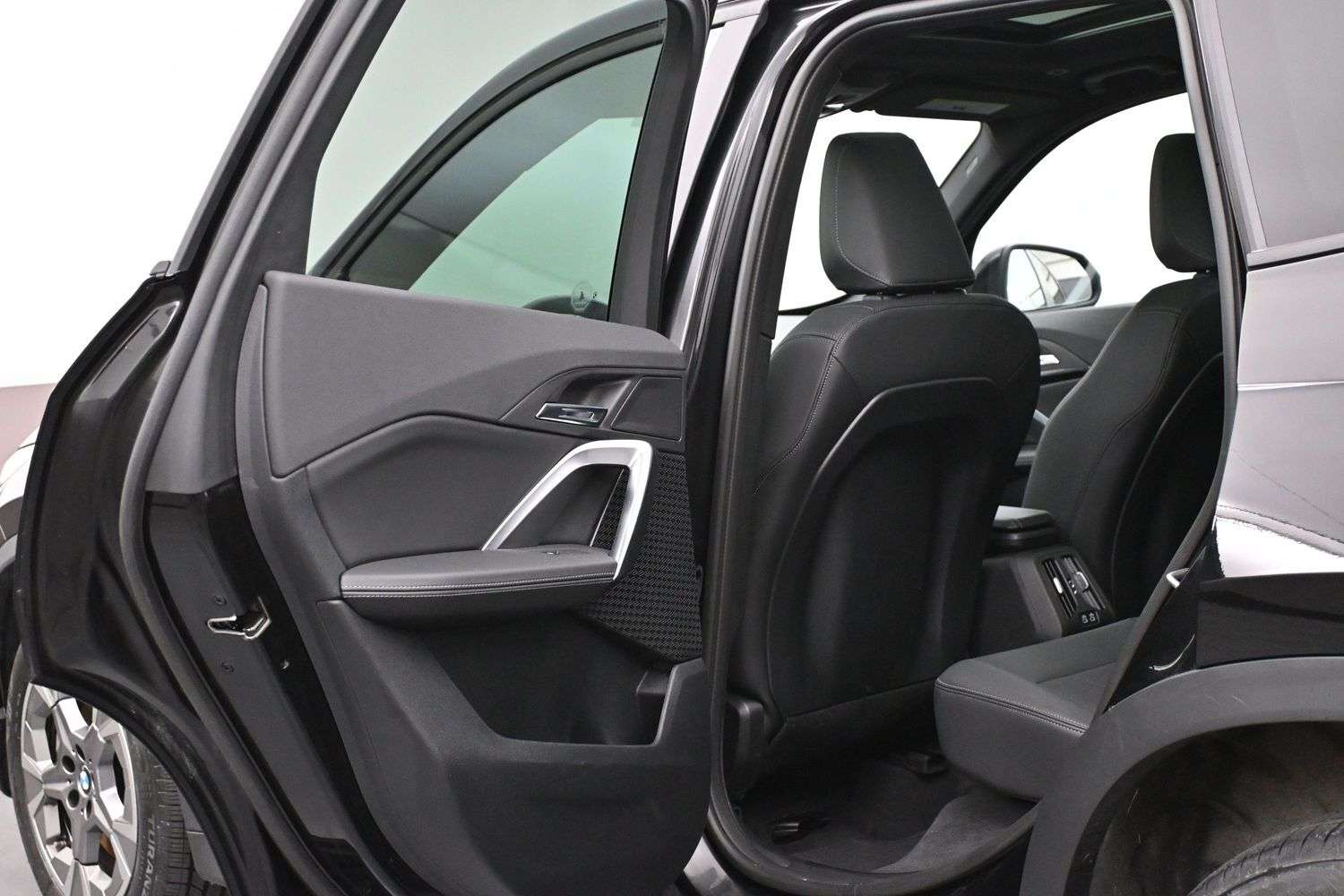 2025 BMW X1 XDRIVE28i AWD Sunroof, Heated Front Seats, CarPlay thumb 19