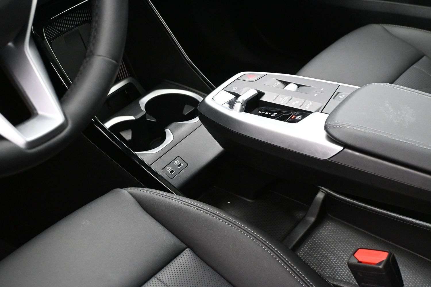 2025 BMW X1 XDRIVE28i AWD Sunroof, Heated Front Seats, CarPlay thumb 8