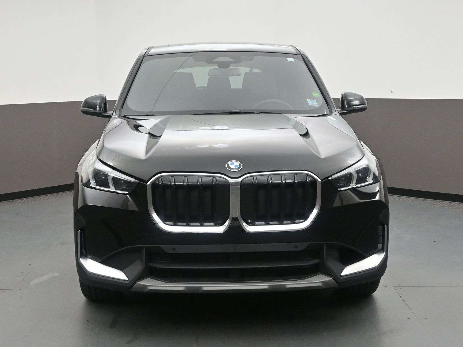 2025 BMW X1 XDRIVE28i AWD Sunroof, Heated Front Seats, CarPlay alt 2