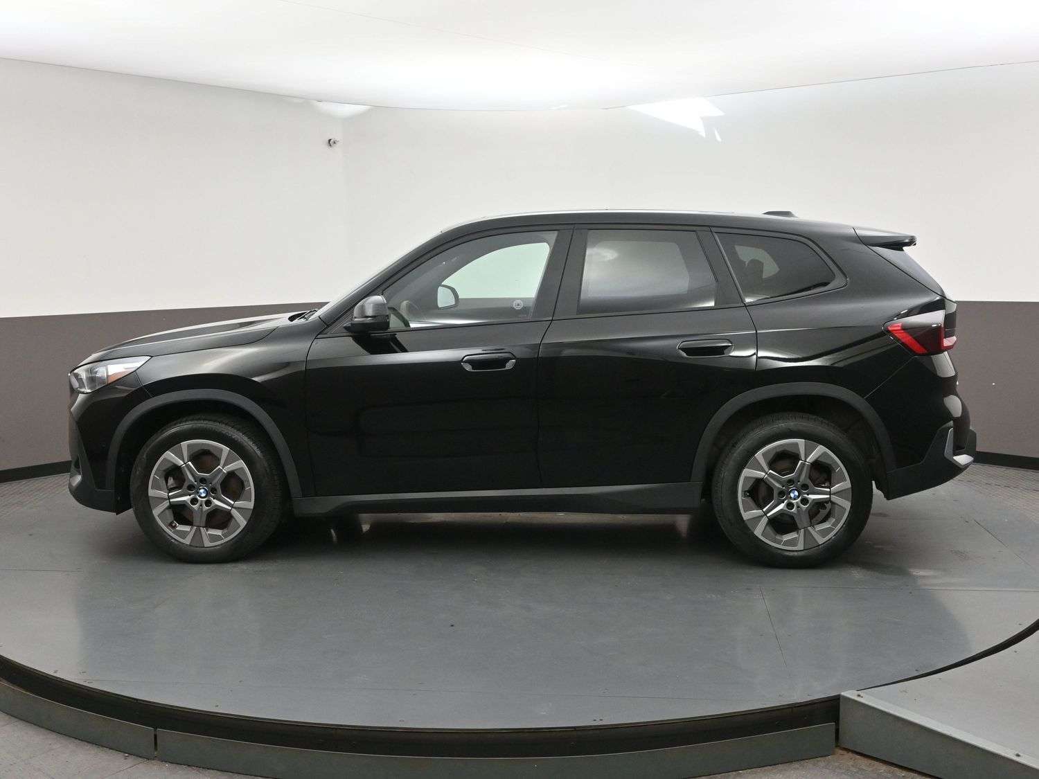 2025 BMW X1 XDRIVE28i AWD Sunroof, Heated Front Seats, CarPlay thumb 32