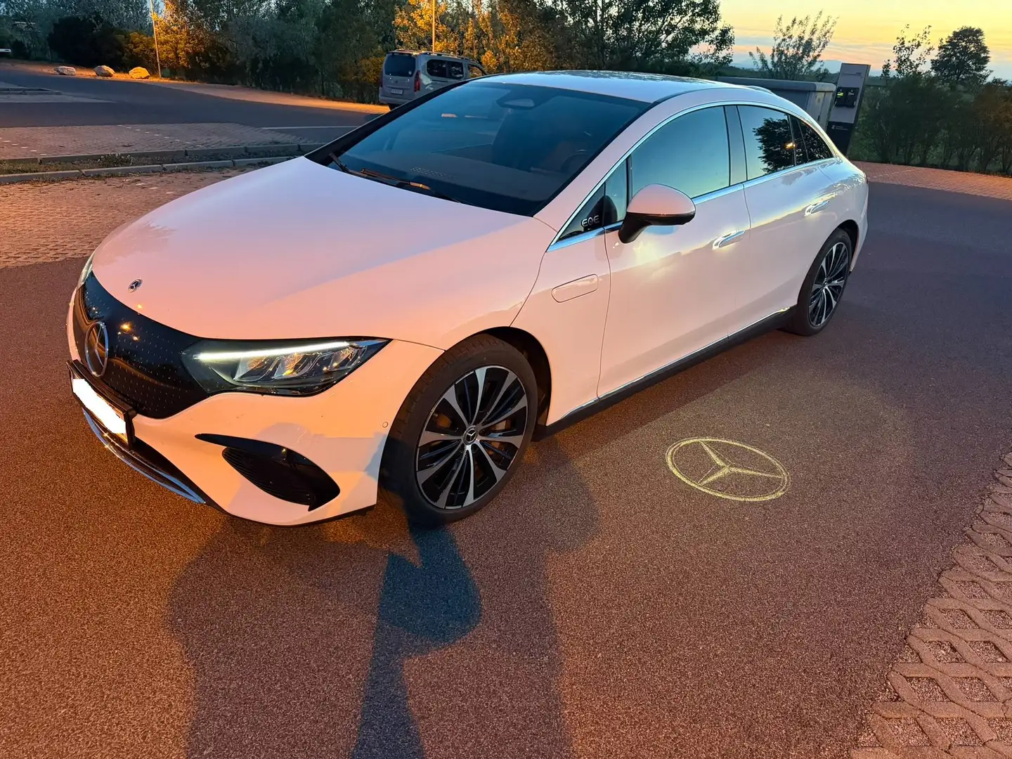 Mercedes-Benz EQE 300 Avantgarde Navi 20 Zoll Weiß - 1