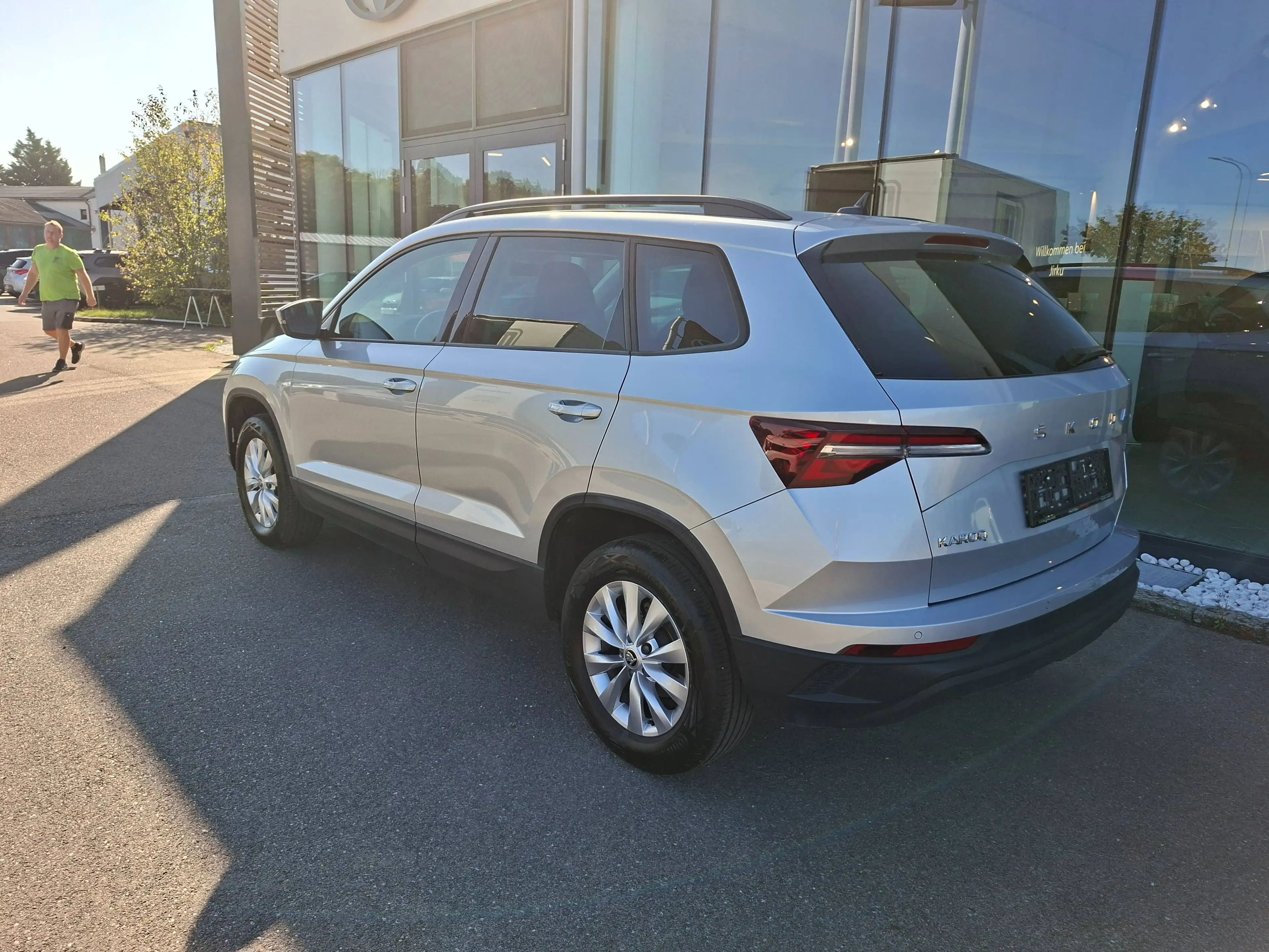 Skoda Karoq 1,0 TSI Ambition — photo 2