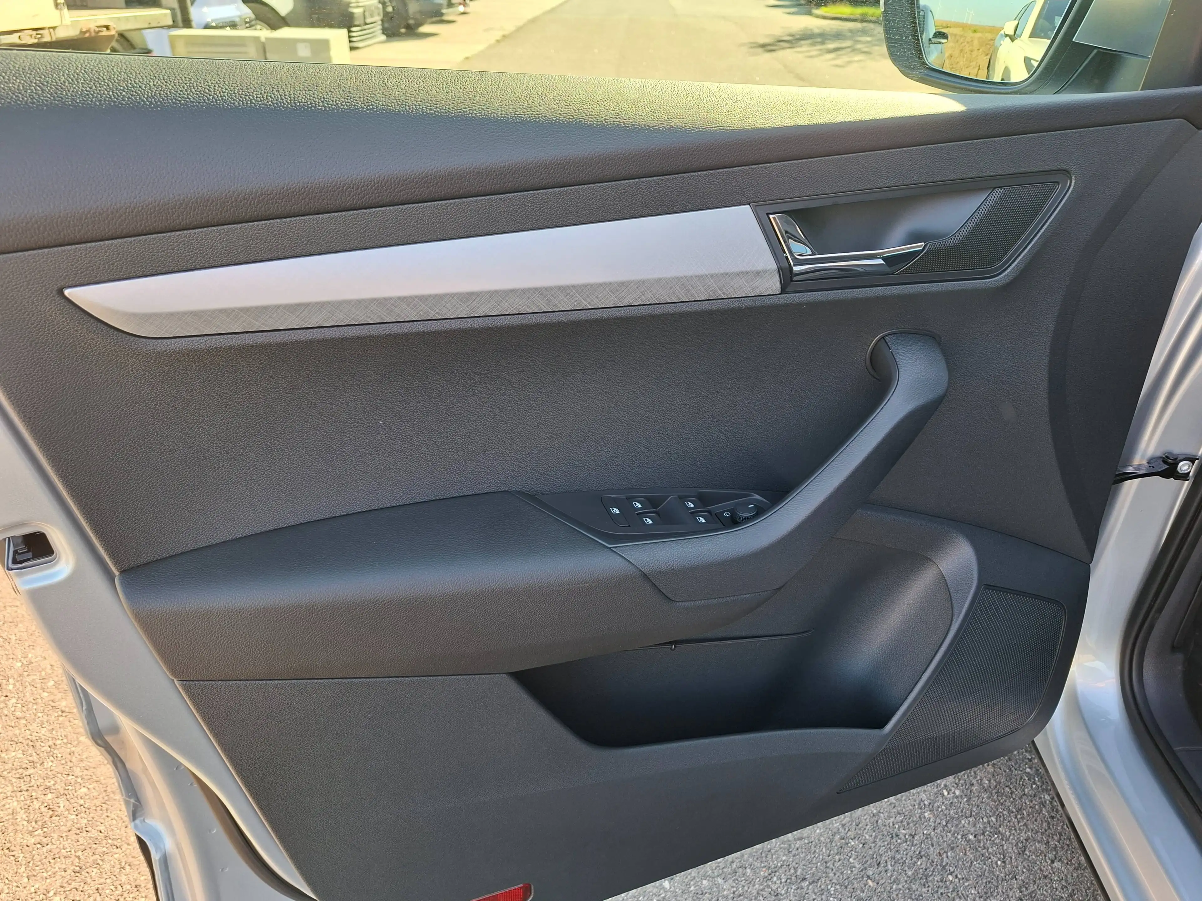 Skoda Karoq 1,0 TSI Ambition — photo 12