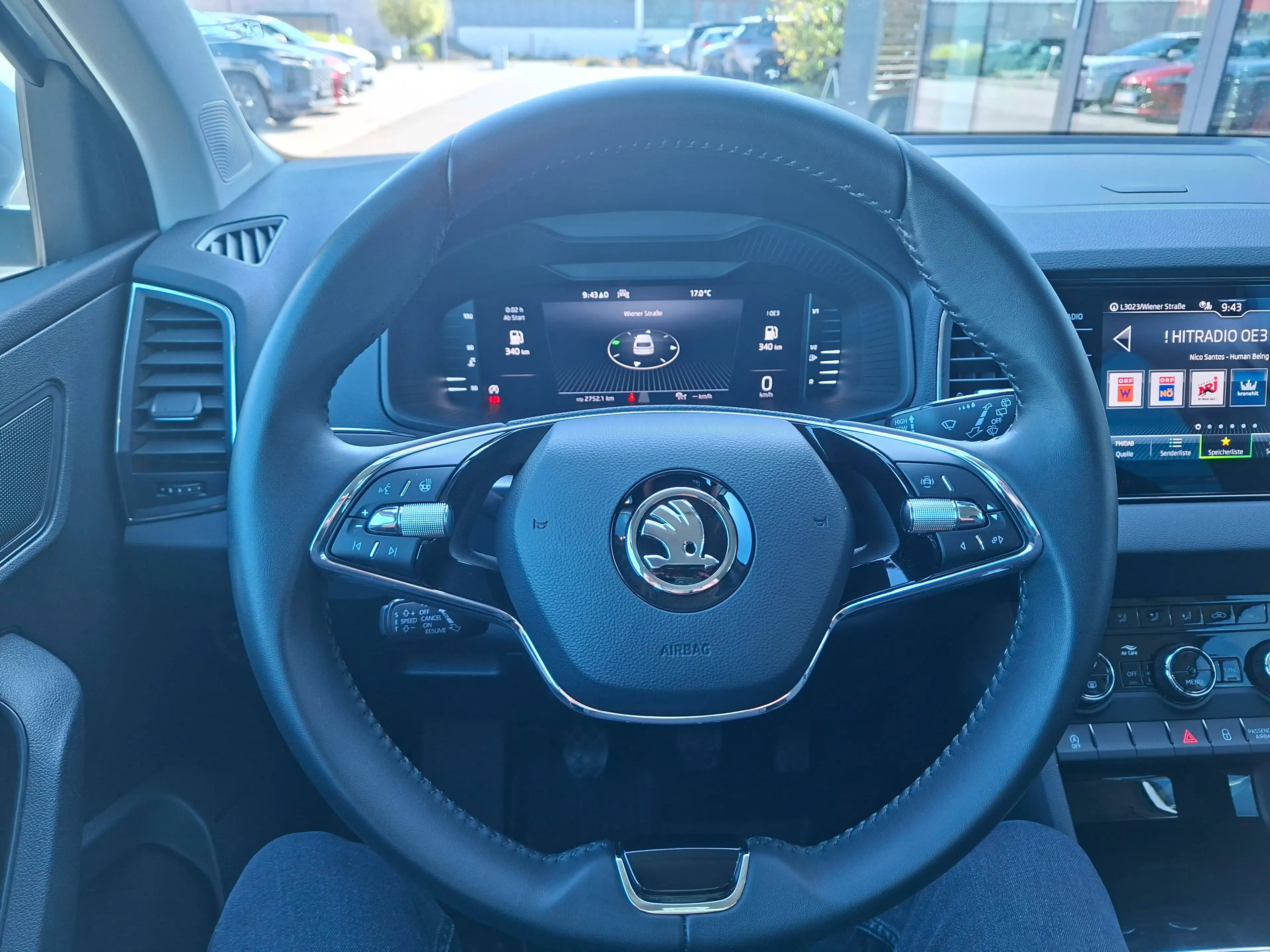 Skoda Karoq 1,0 TSI Ambition — photo 7