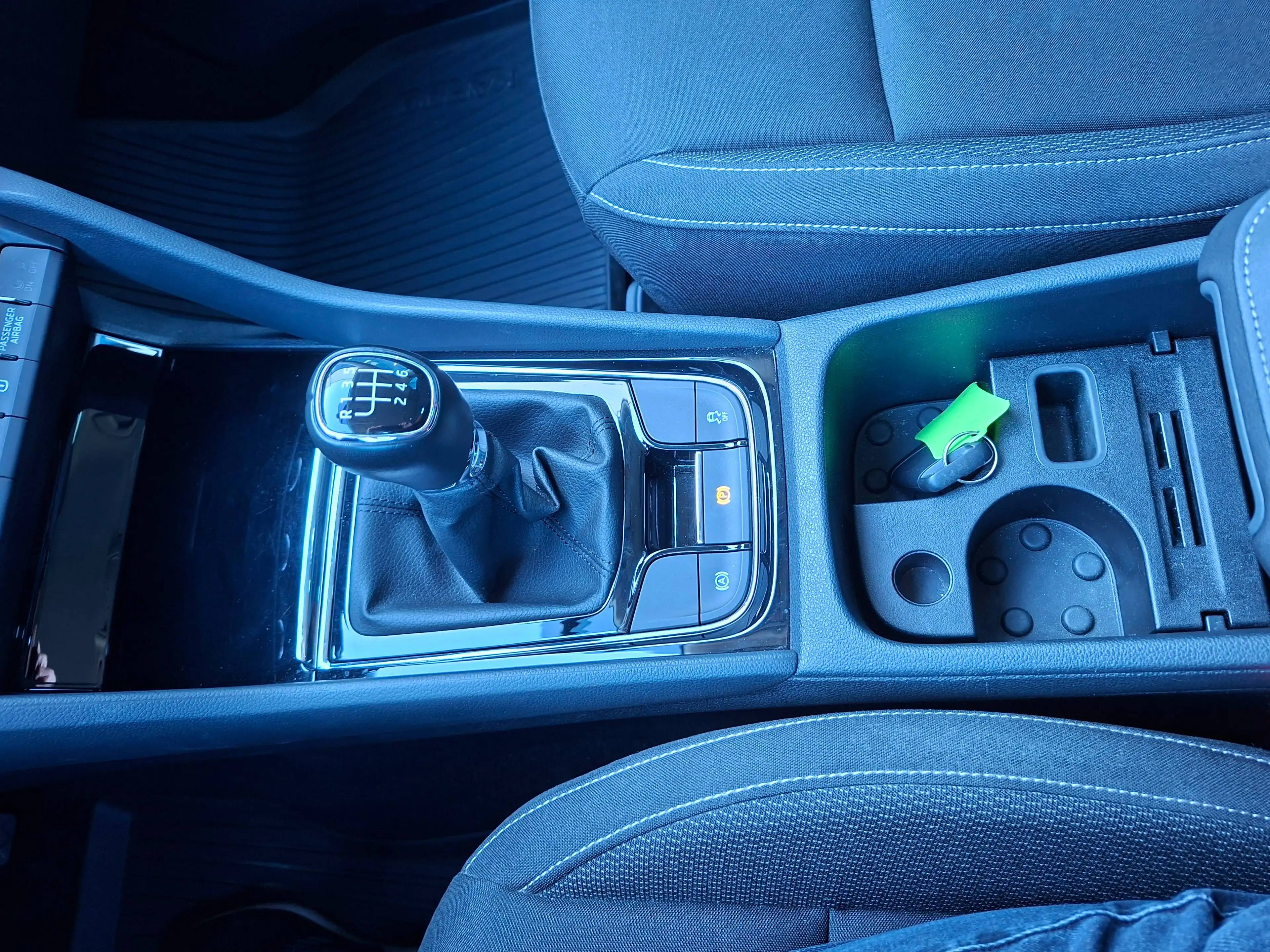 Skoda Karoq 1,0 TSI Ambition — photo 11