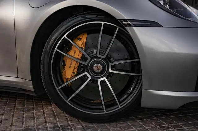 Porsche 911 view 2