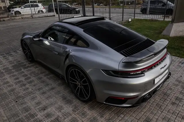 Porsche 911 view 13