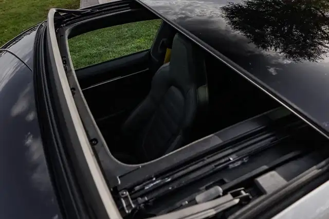 Porsche 911 view 14