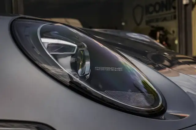 Porsche 911 view 3