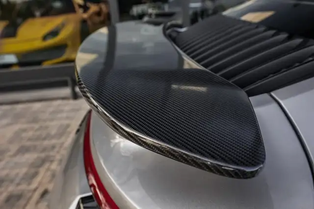 Porsche 911 view 12