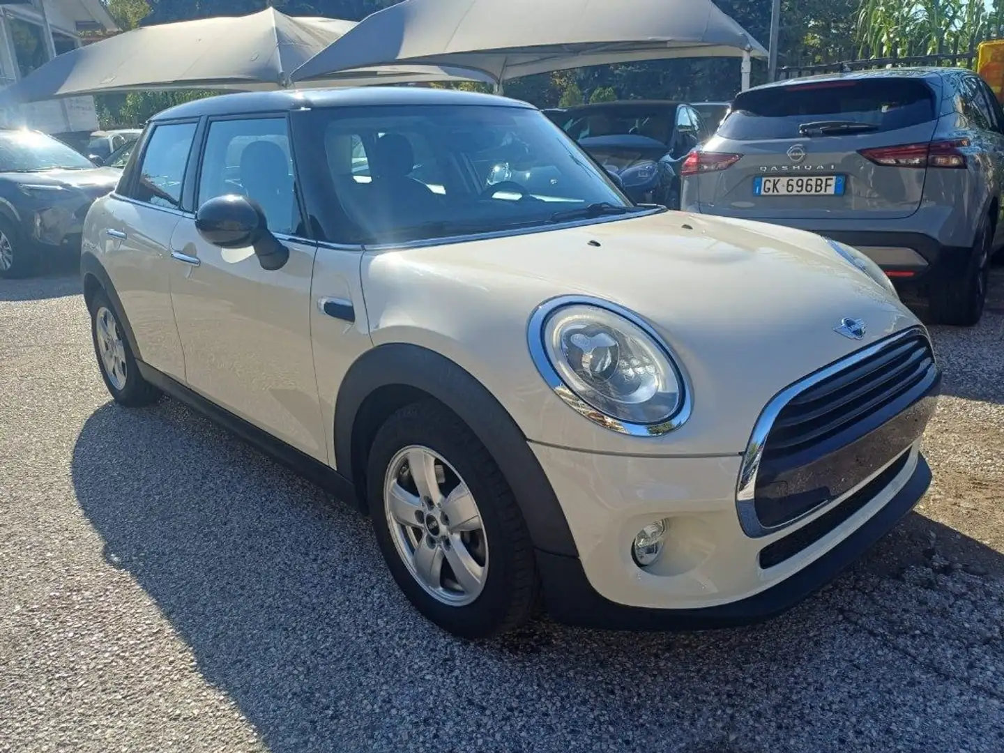 MINI Cooper D 1500 5 PORTE 116CV AUTOM. NAV PDC CERCHI ITALIA Blanc - 1