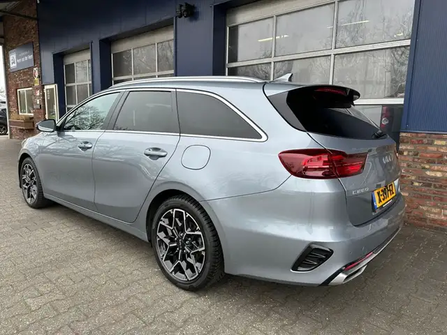 Kia Ceed view 4