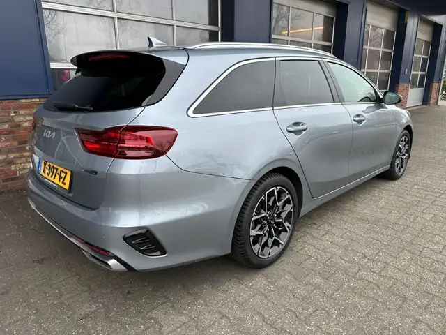 Kia Ceed view 2