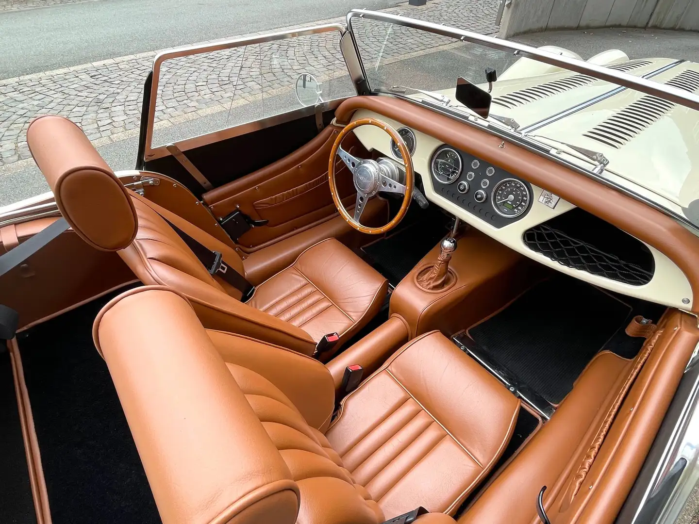 Morgan 4/4 Sport *** nur 25.856 km Beige - 2