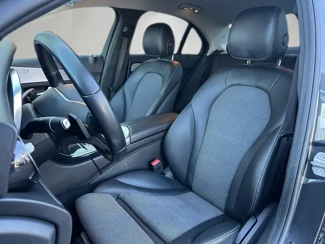 Mercedes-Benz C-Class view 8