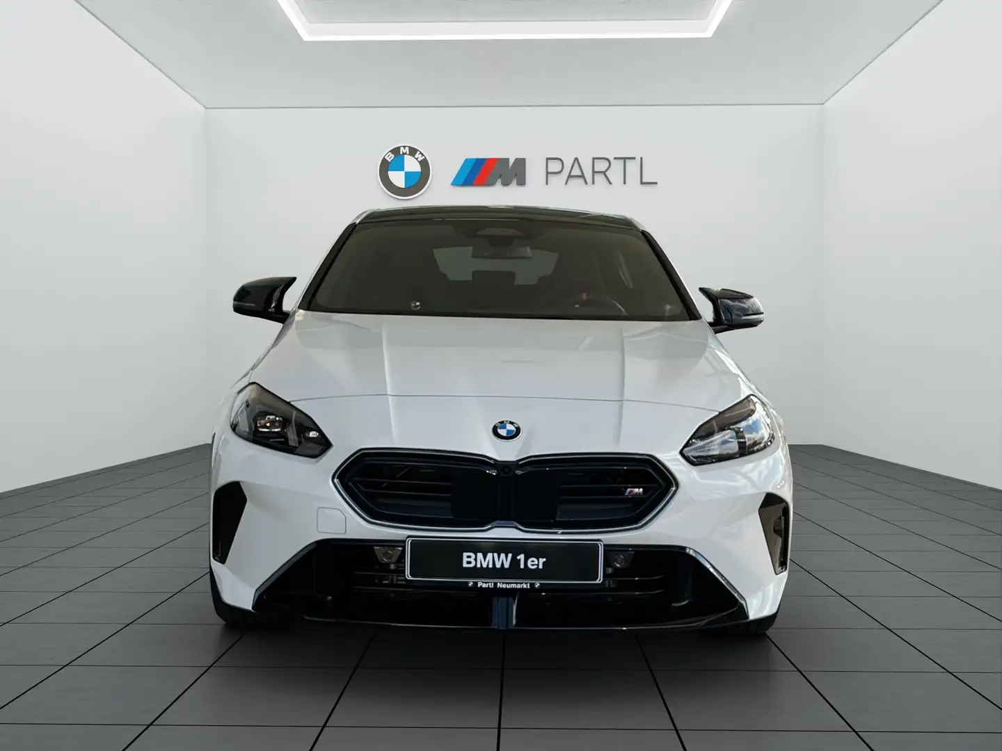 BMW 135 M135 xDrive NAVI adapLED HUD ACC 360° H/K Keyless Weiß - 2