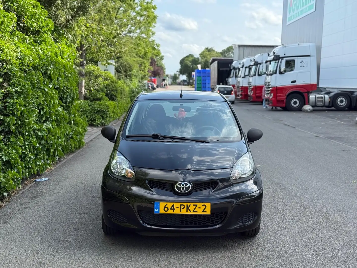Toyota Aygo 1.0-12V COOL 5-DEURS AIRCO/ 1 JAAR APK! Black - 2