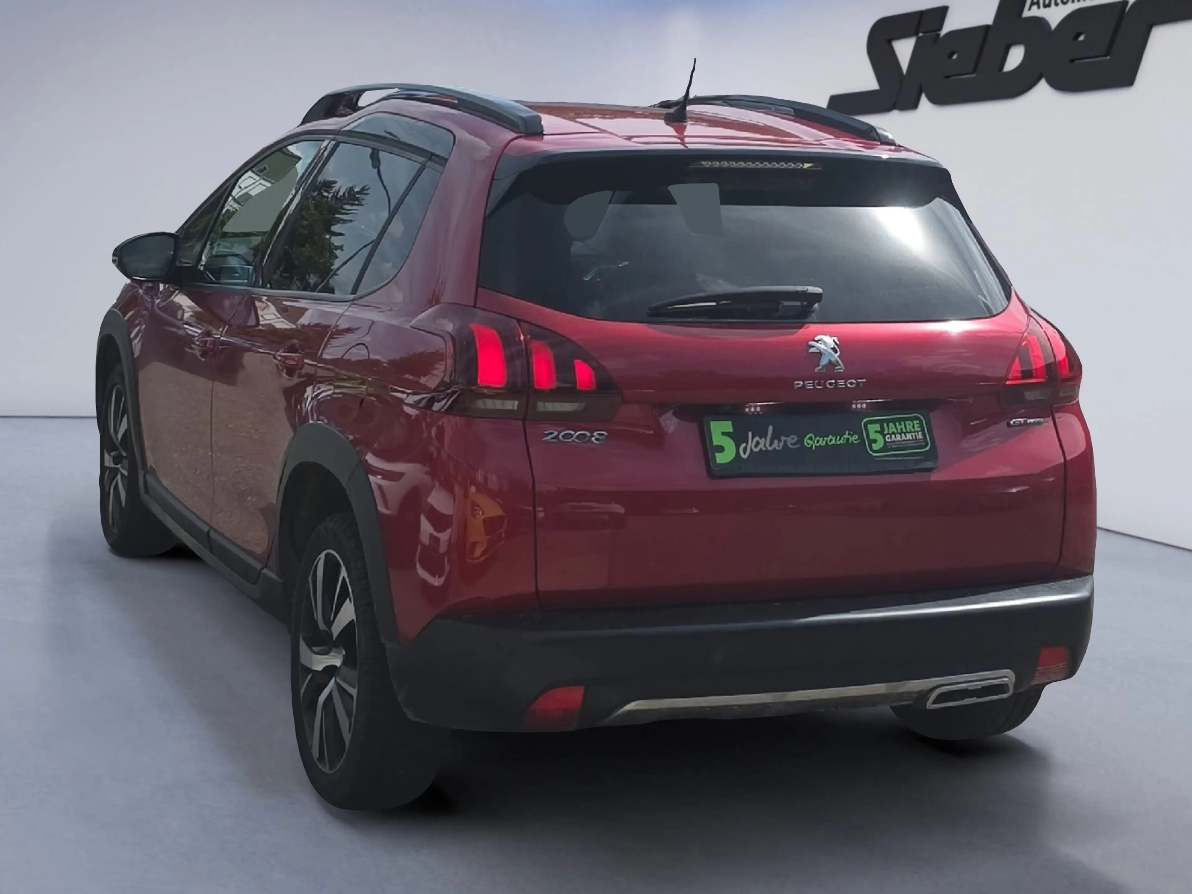 Peugeot 2008 1.2 PureTech 130 Allure *2xKlima*PDC* — photo 5