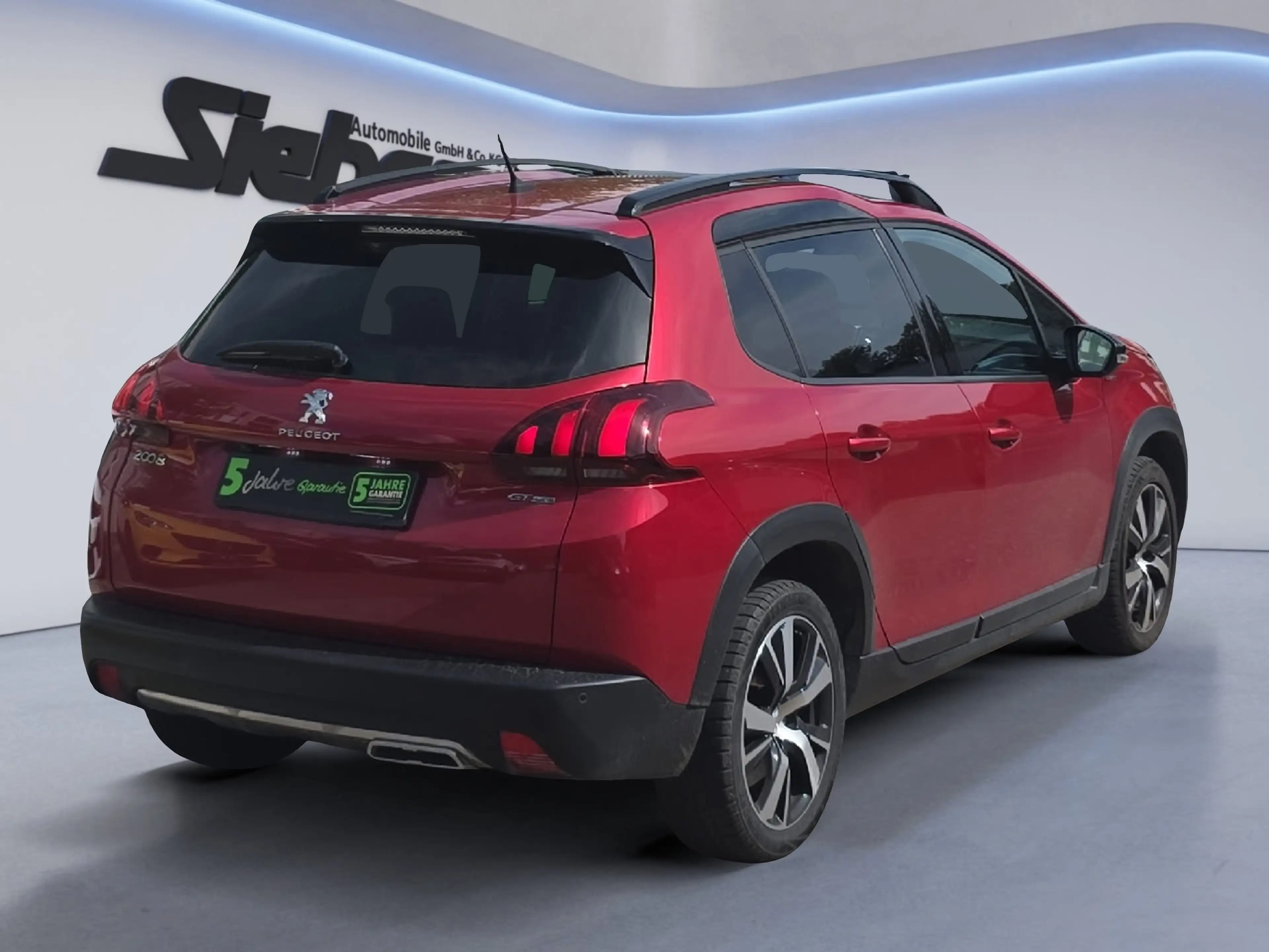 Peugeot 2008 1.2 PureTech 130 Allure *2xKlima*PDC* — photo 4