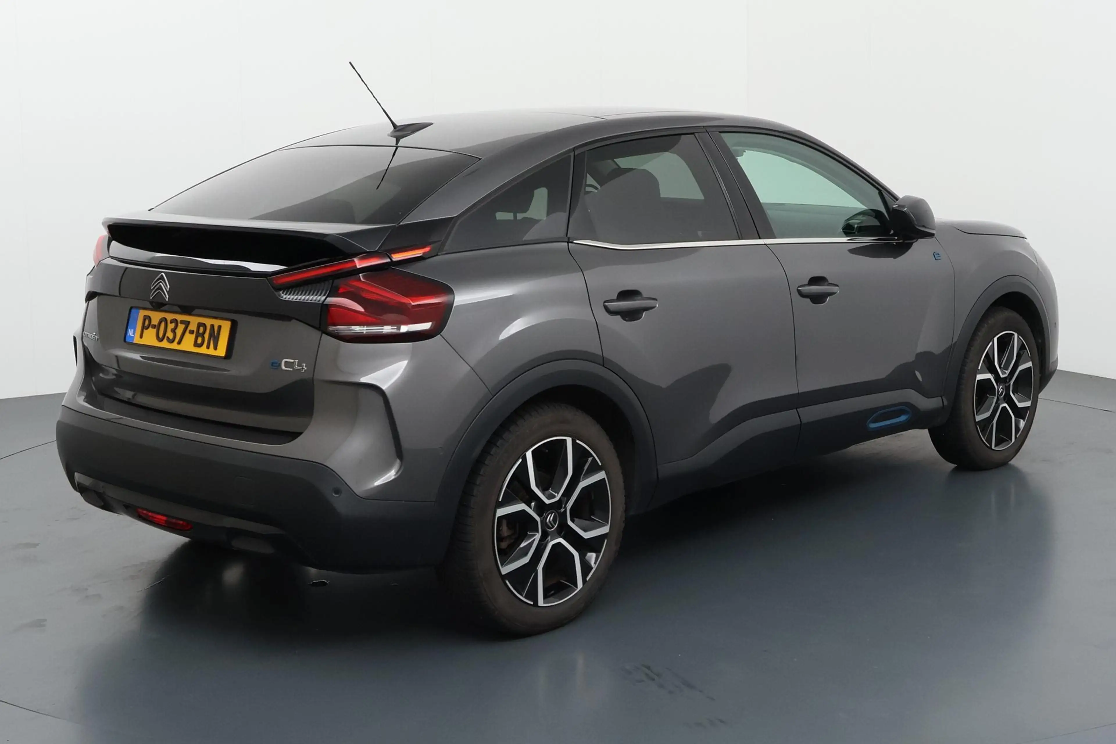 Citroen E-C4 Electric Shine 50 kWh Stijlvolle elektrische SUV met unieke — photo 6