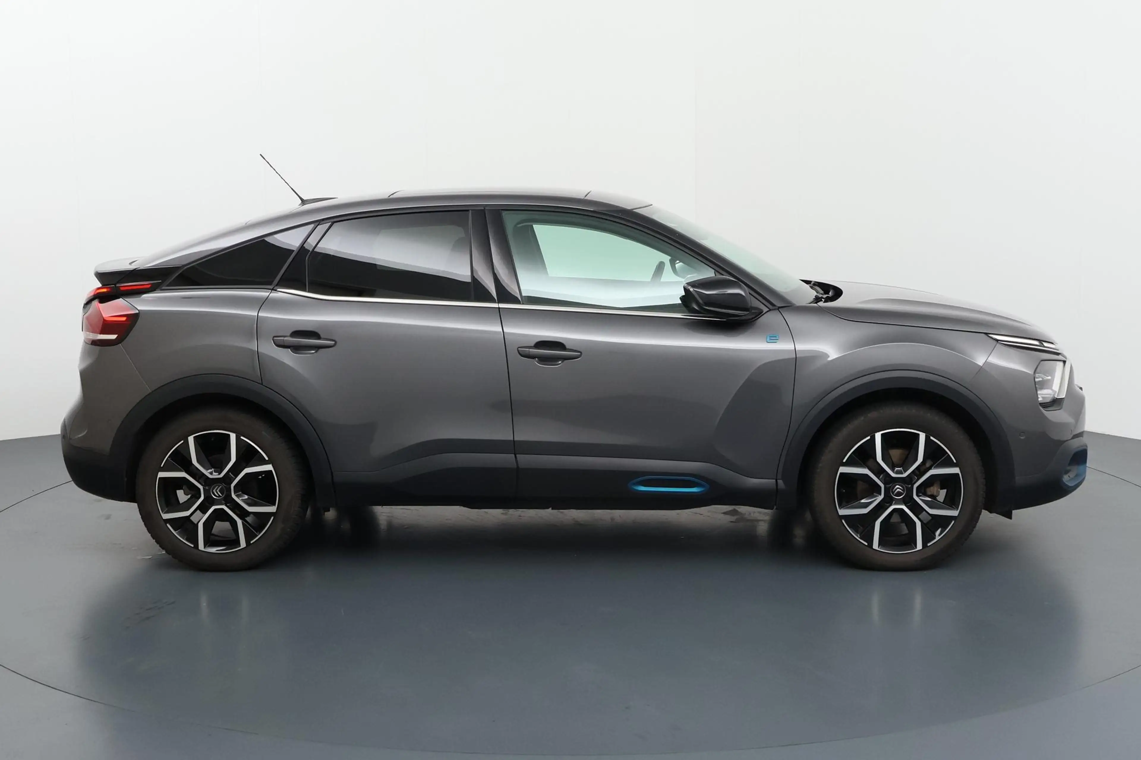 Citroen E-C4 Electric Shine 50 kWh Stijlvolle elektrische SUV met unieke — photo 12