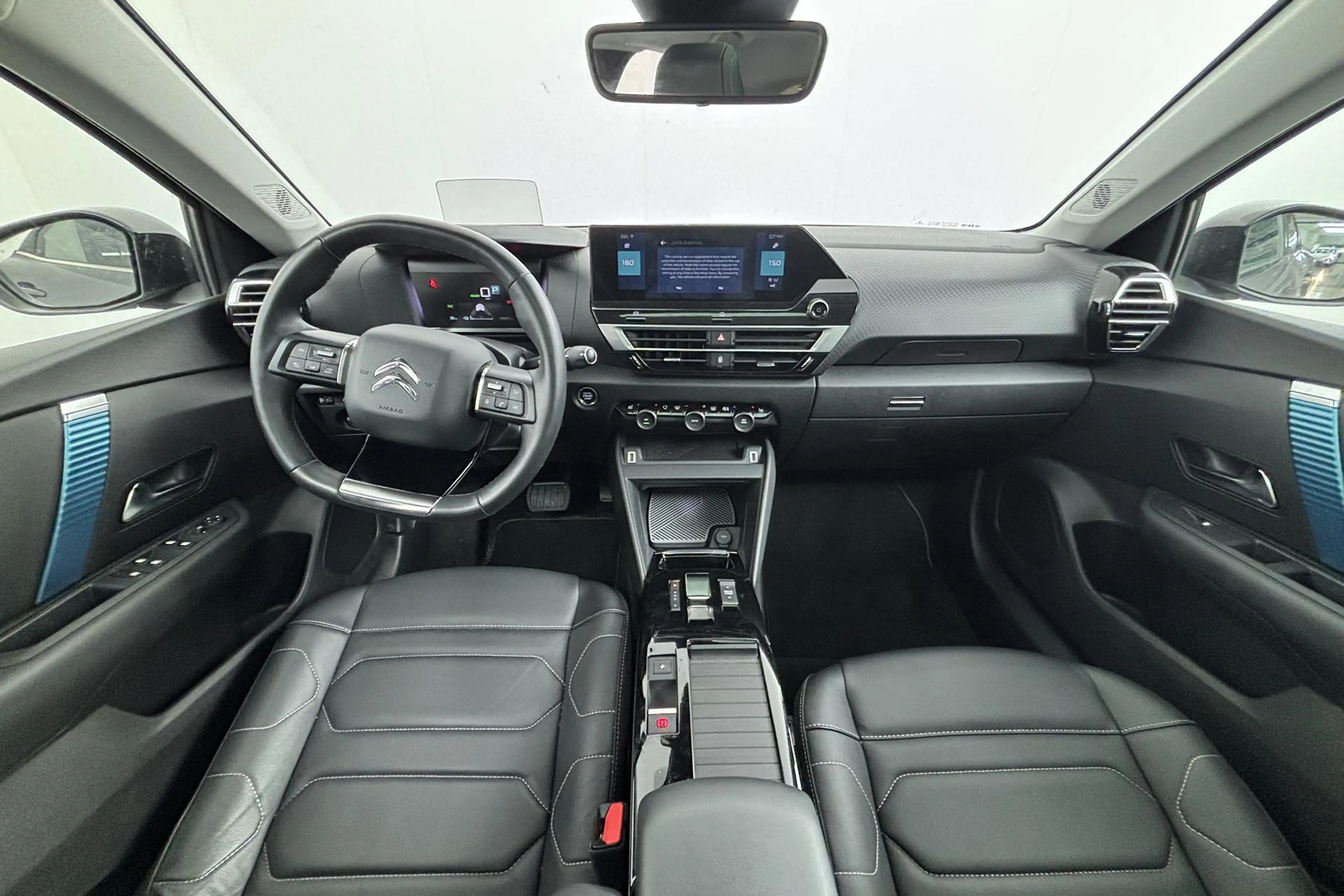 Citroen E-C4 Electric Shine 50 kWh Stijlvolle elektrische SUV met unieke — photo 2