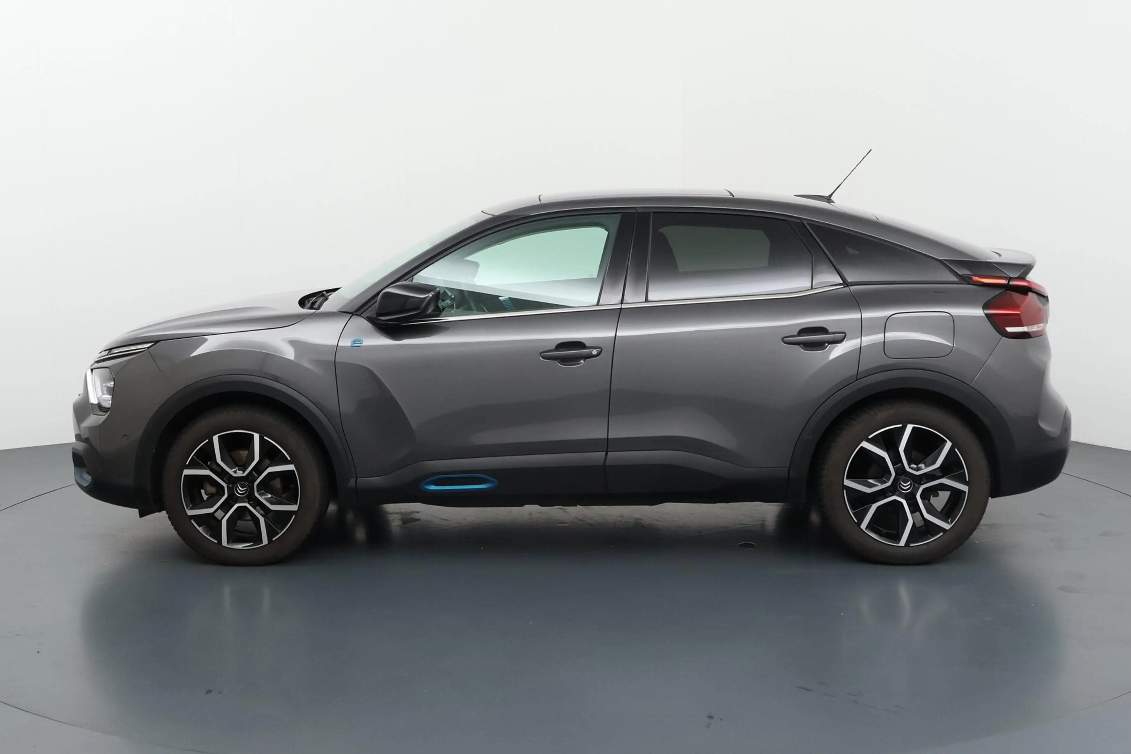Citroen E-C4 Electric Shine 50 kWh Stijlvolle elektrische SUV met unieke — photo 13