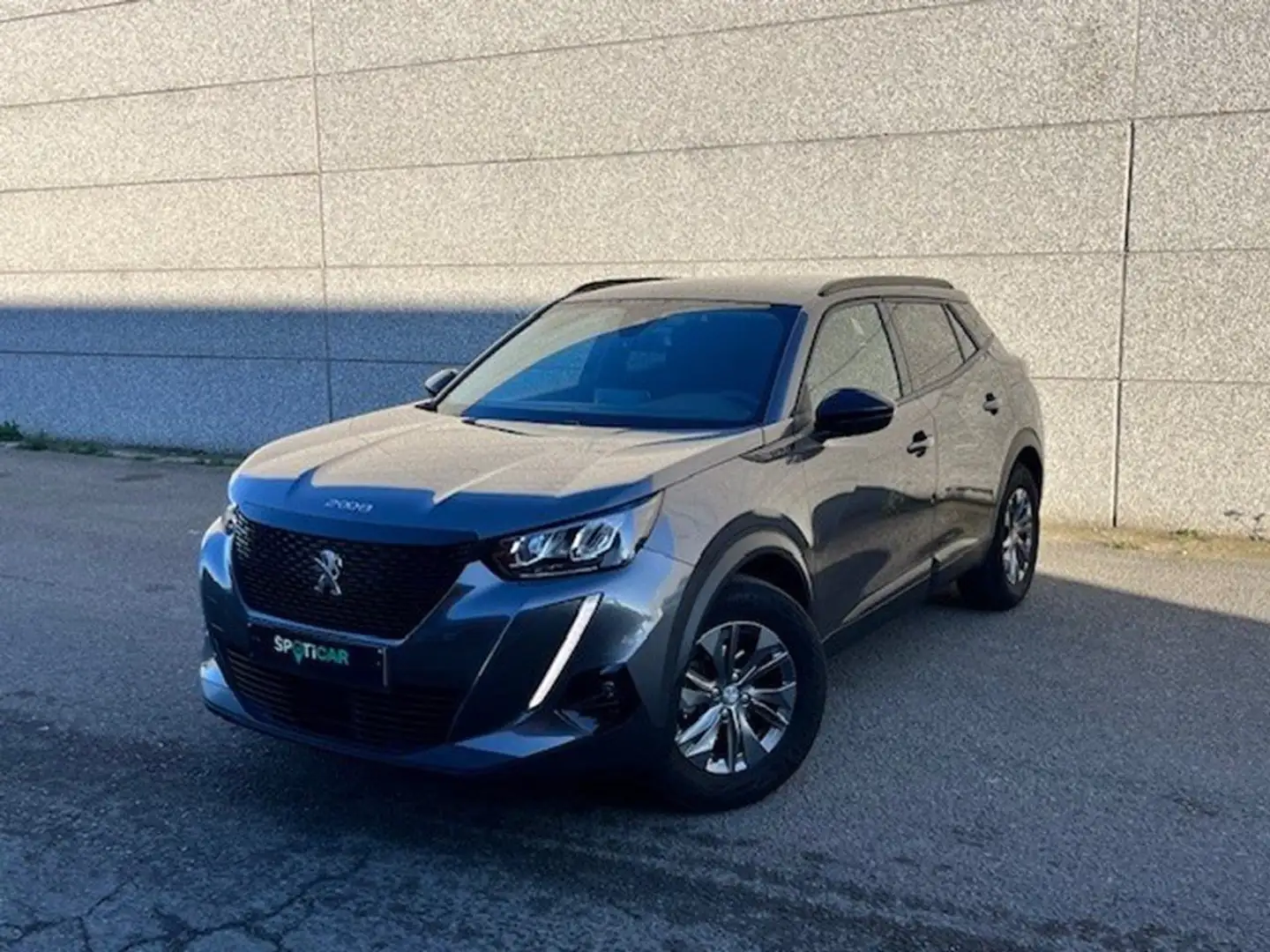 Peugeot 2008 *GPS*CAMERA* 1.2 BENZ 100 PK STYLE Gris - 1