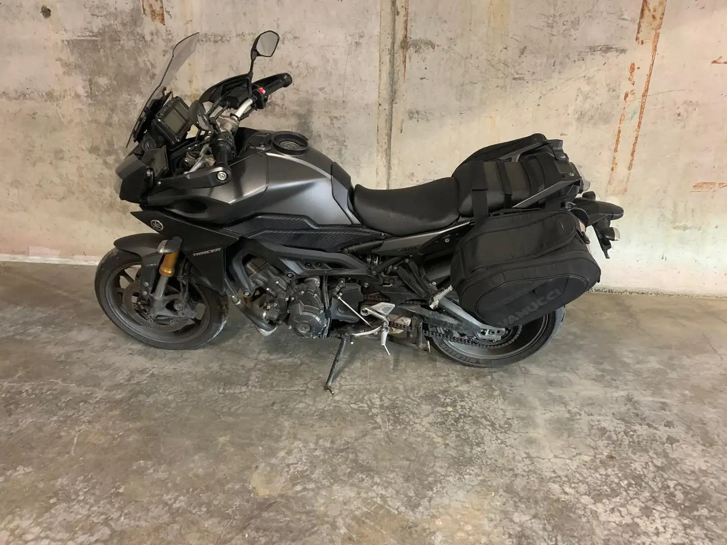 Yamaha MT-09 Tracer Noir - 2
