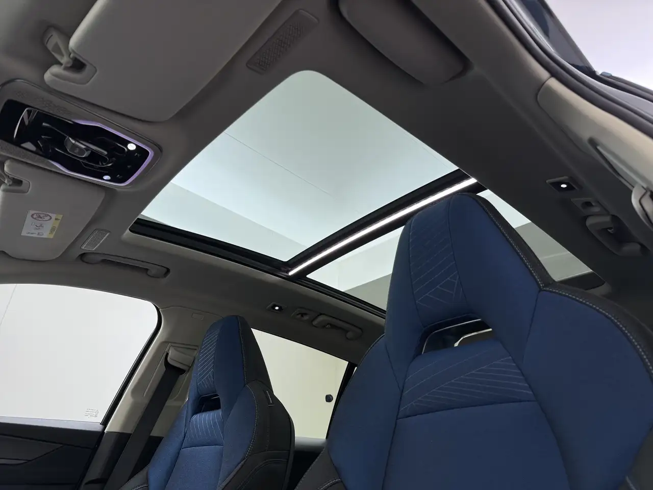 Lynk & Co 01 SOH 96% PHEV AUT-7 261pk Pano-Schuifdak Lmv 20" 36, миниатюра 6