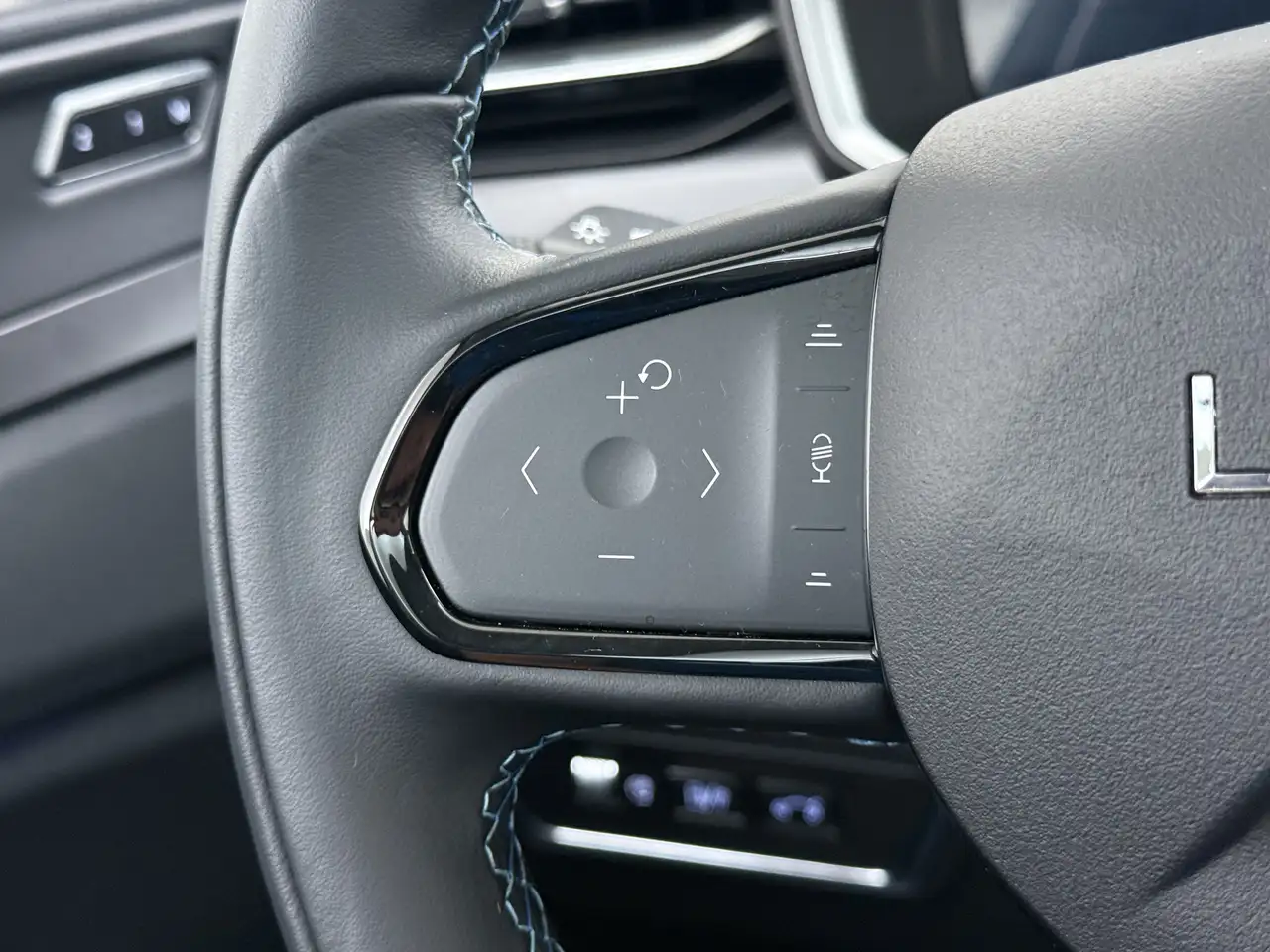 Lynk & Co 01 SOH 96% PHEV AUT-7 261pk Pano-Schuifdak Lmv 20" 36, миниатюра 28