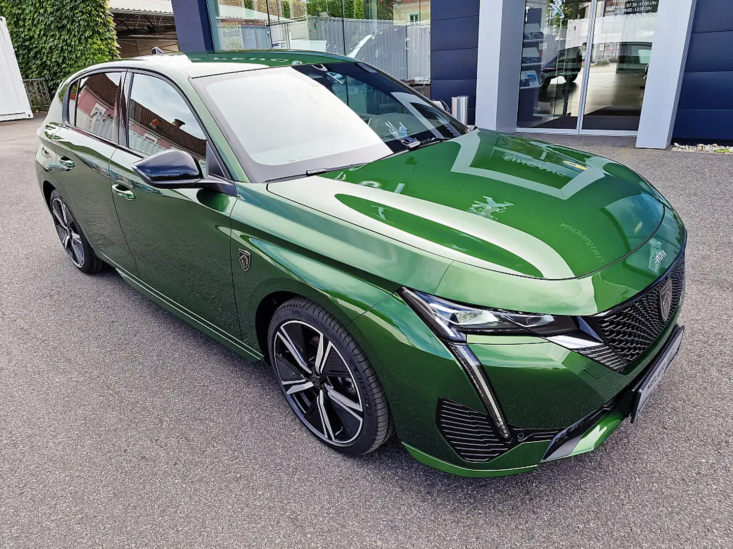Peugeot 308 GT Hybrid 136 e-DCS6 Grün - 1