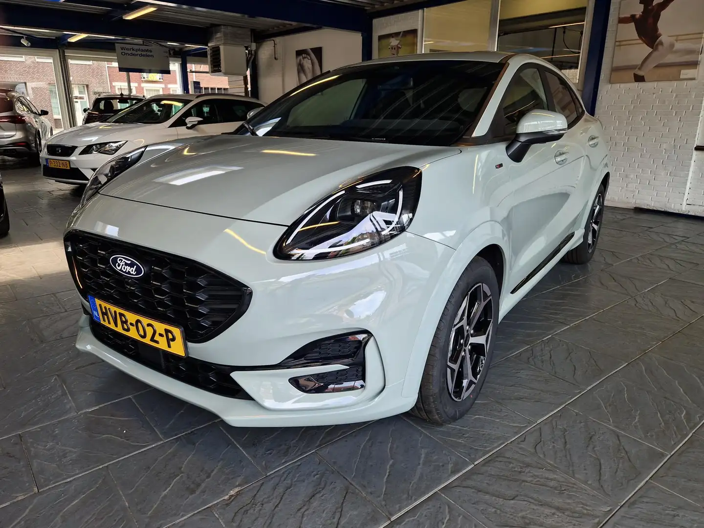 Ford Puma 1.0 EcoBoost Hybrid ST-Line AUTOMAAT MY2025 Grijs - 2