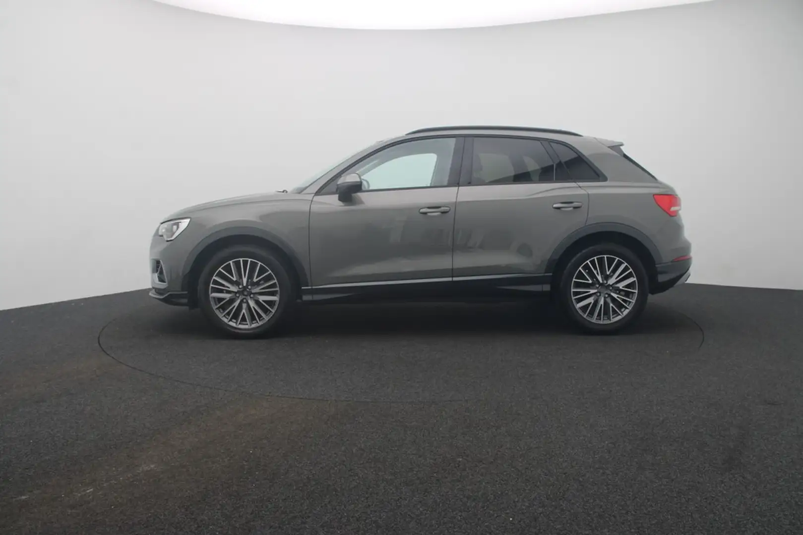 Audi Q3 35 TFSI . Virt.Cockpit DAB AHK Gris - 2