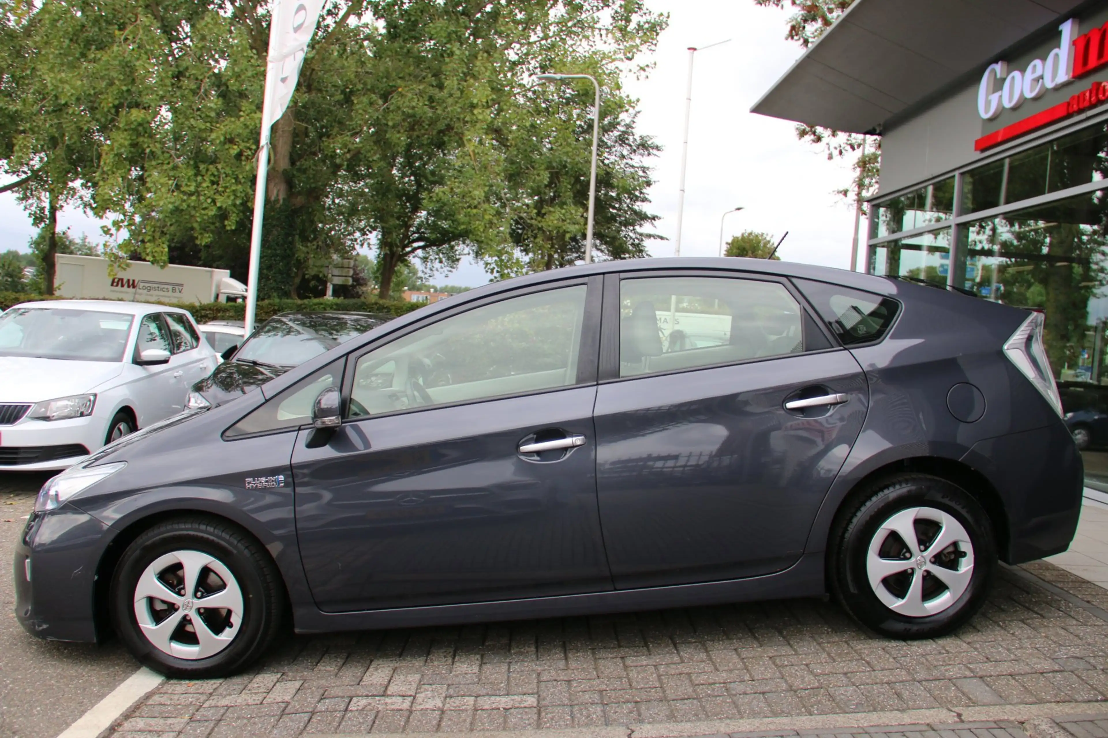 Toyota Prius 1.8 Plug-in Dynamic Business — photo 5