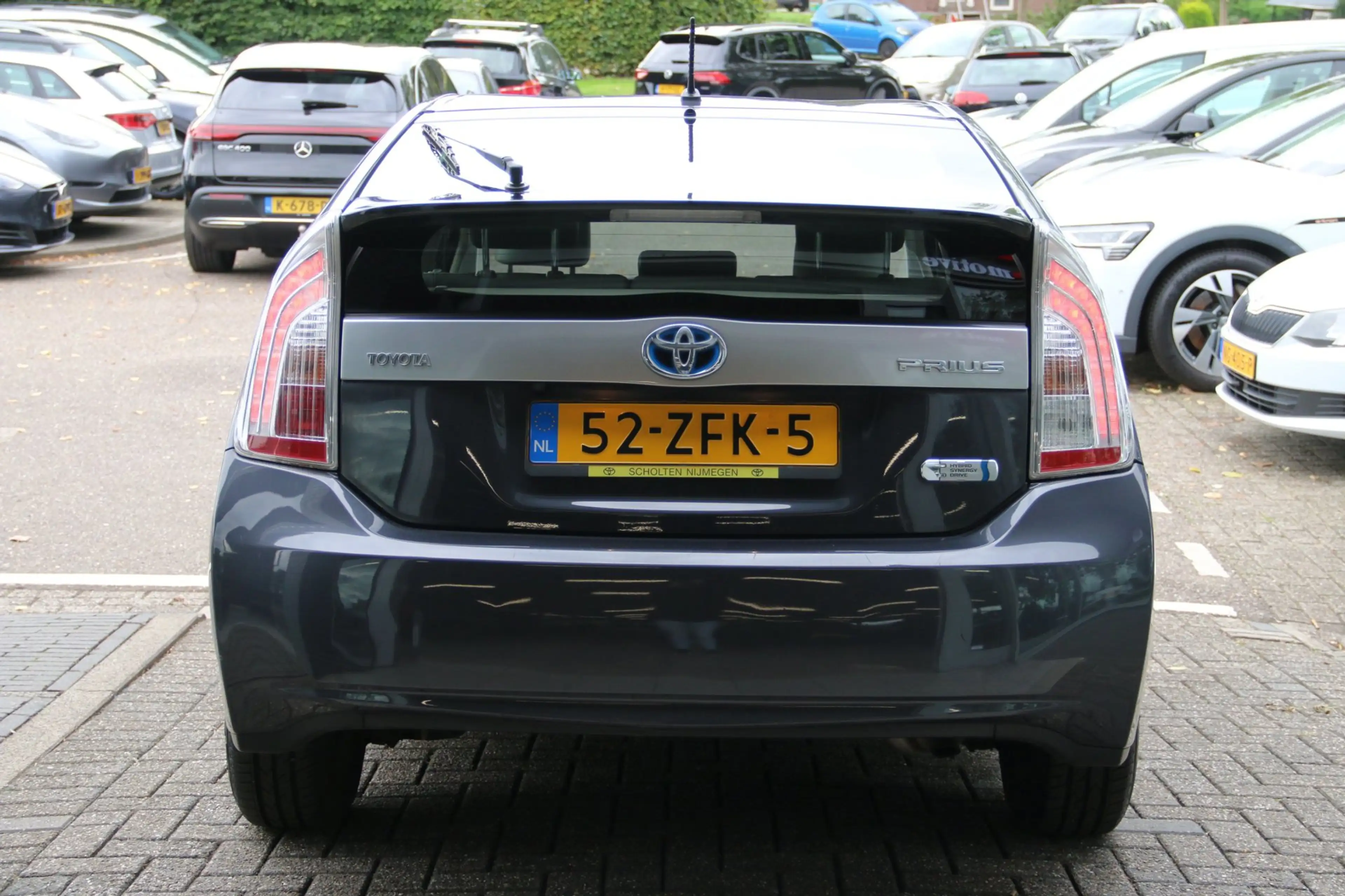 Toyota Prius 1.8 Plug-in Dynamic Business — photo 6