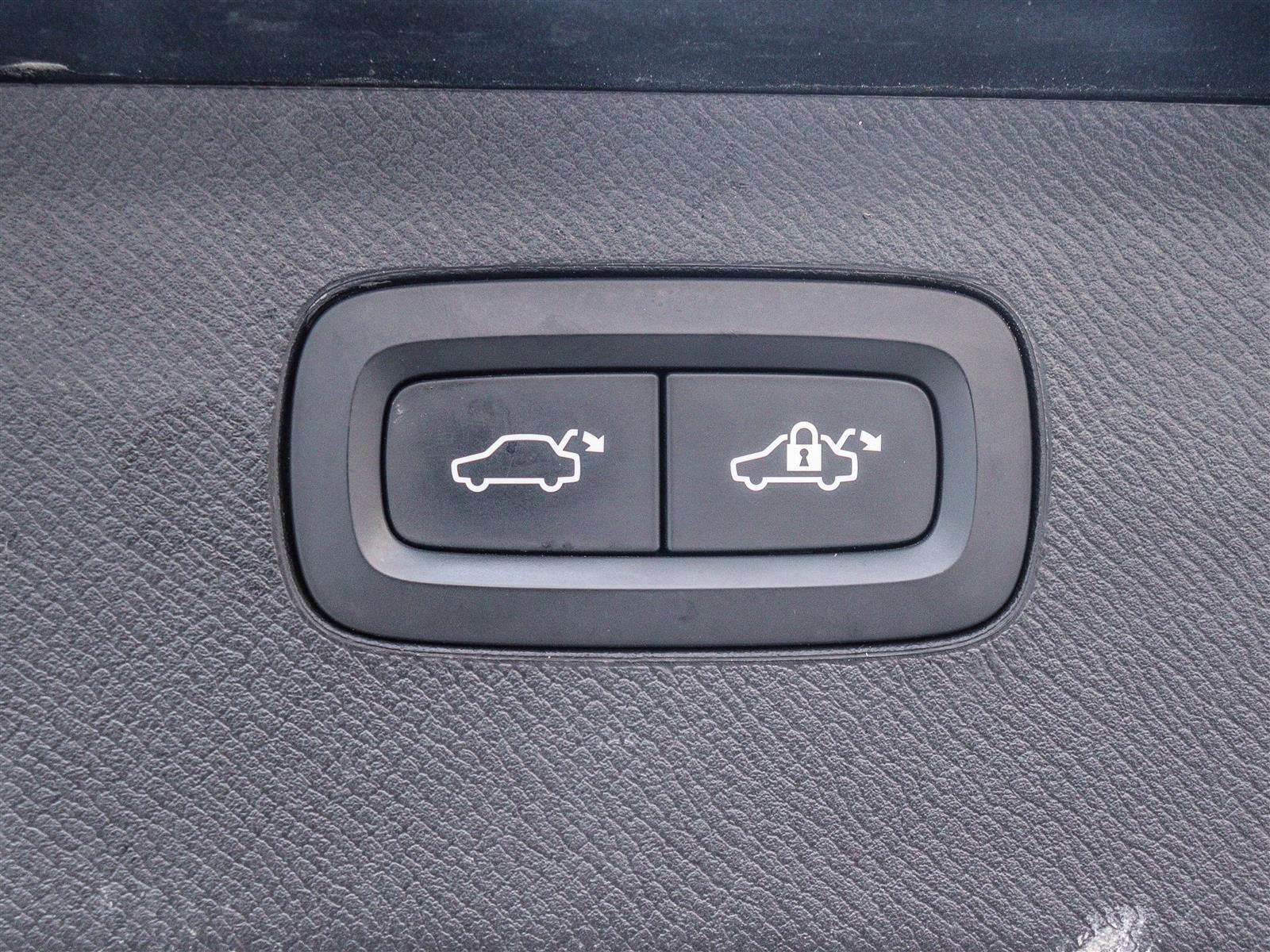 2020 Volvo XC90 T6 R-Design SUNROOF LEATHER NAVI thumb 20