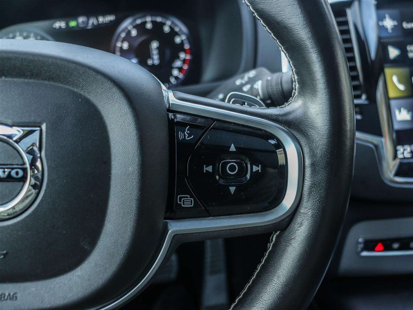 2020 Volvo XC90 T6 R-Design SUNROOF LEATHER NAVI thumb 28