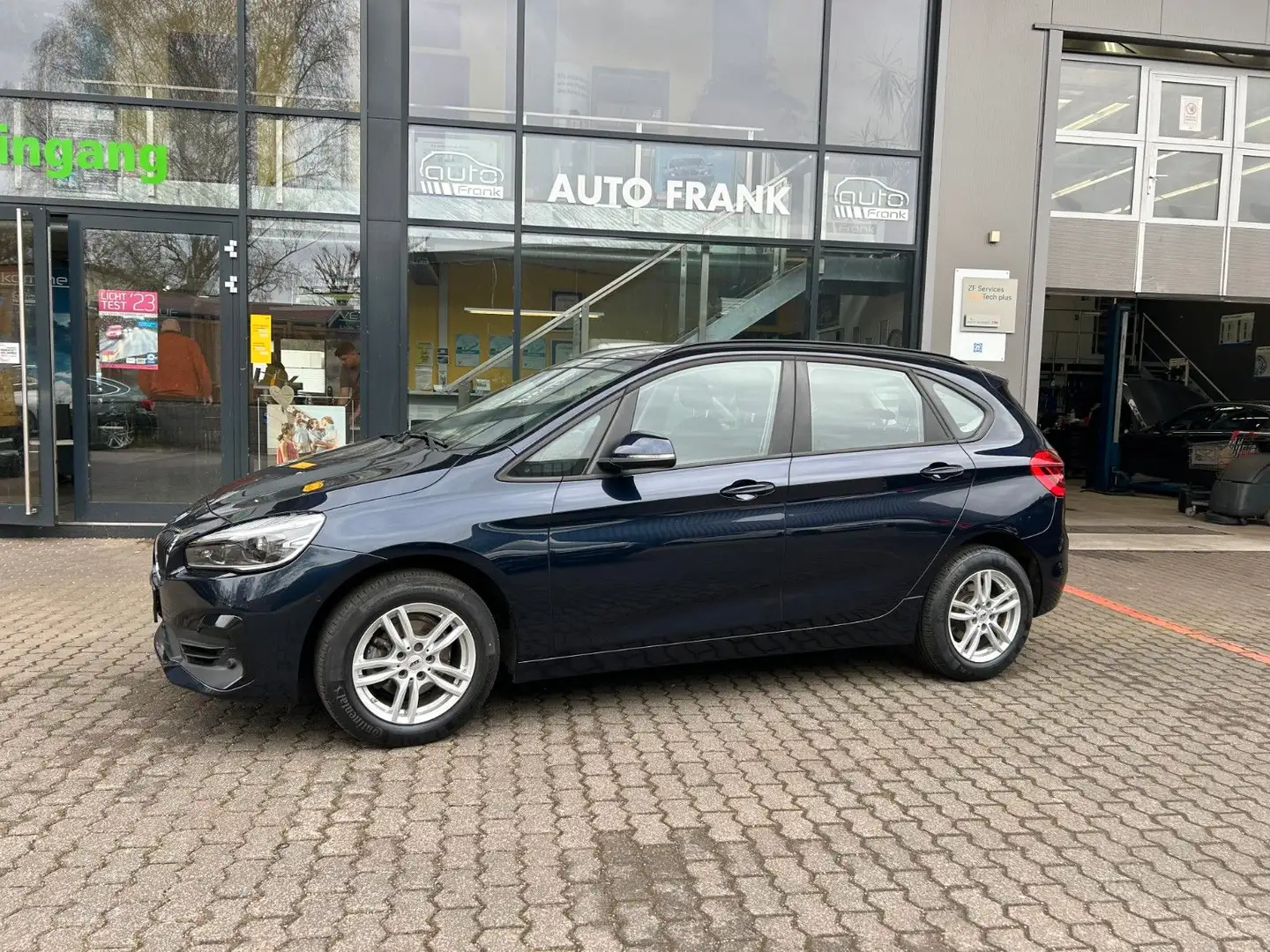 BMW 216 i Advantage  Active Tourer*1.Hand*Navi*Pdc Blau - 1